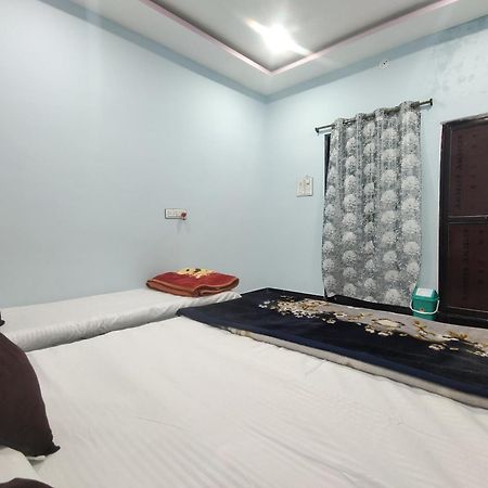 Geeta Homestay Ujjain Exteriör bild