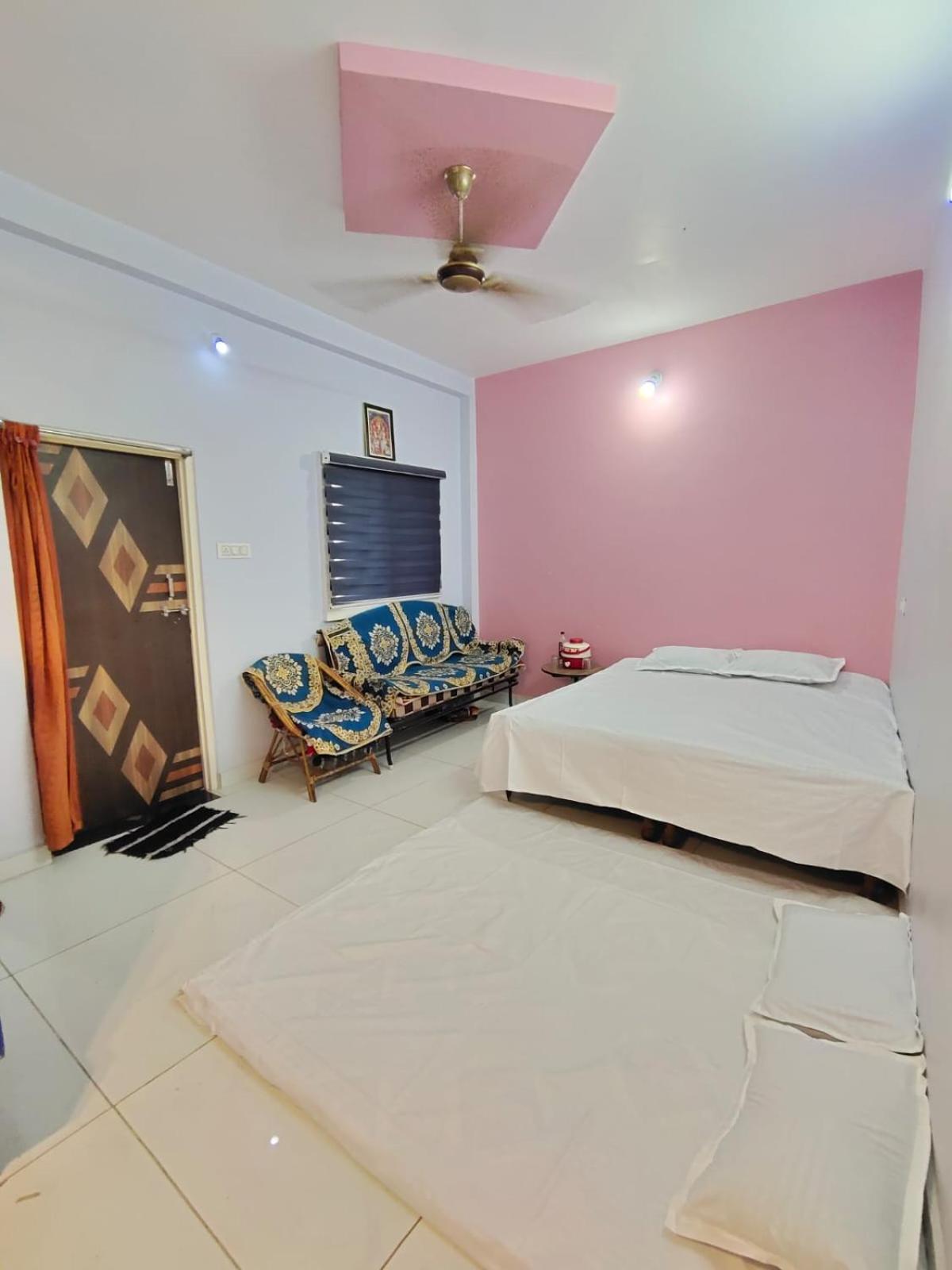 Geeta Homestay Ujjain Exteriör bild