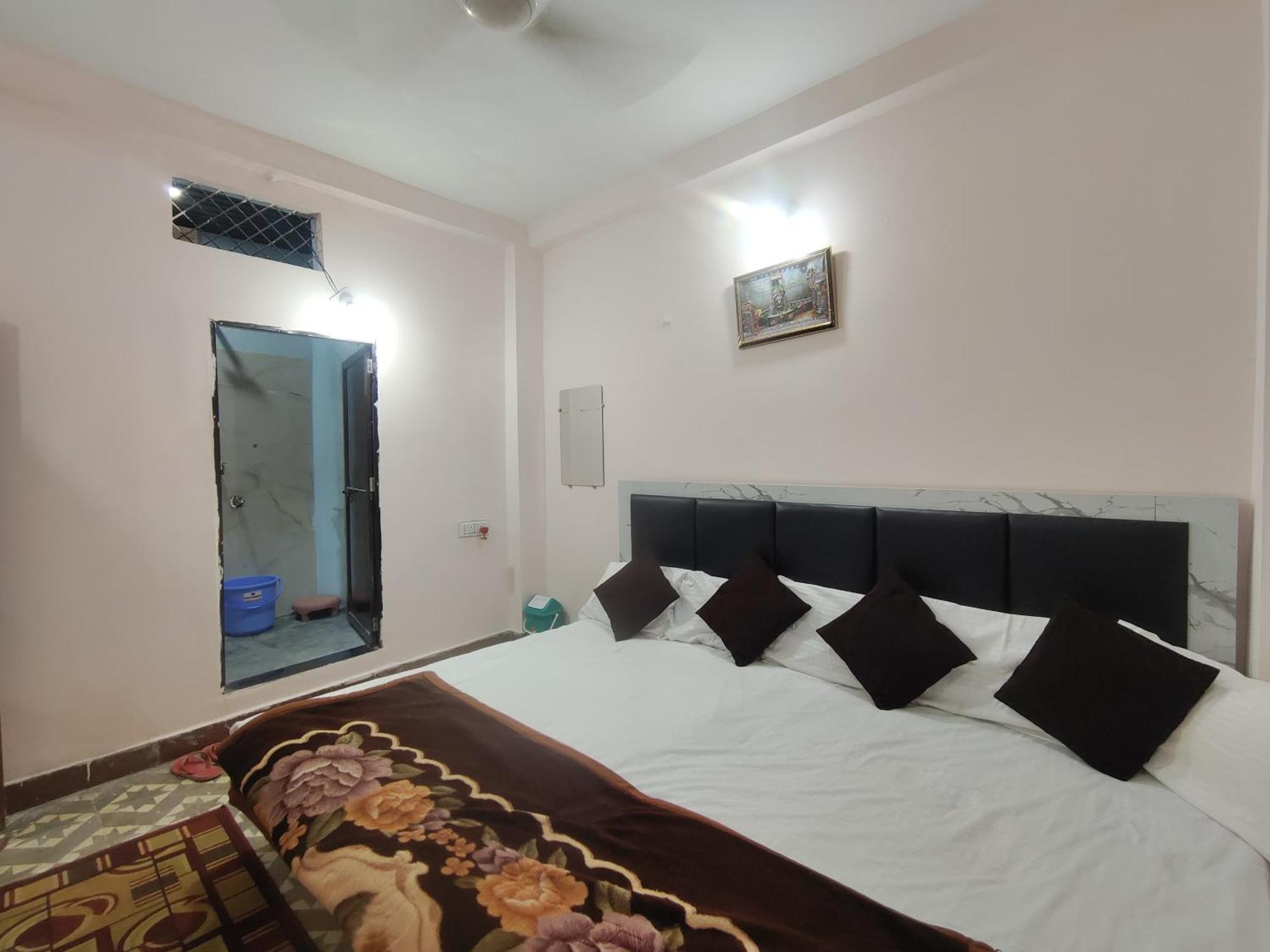 Geeta Homestay Ujjain Exteriör bild